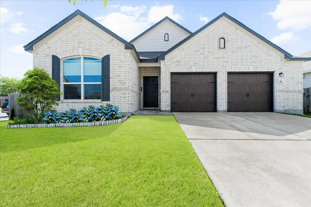 210 Maroon Lane, Kyle