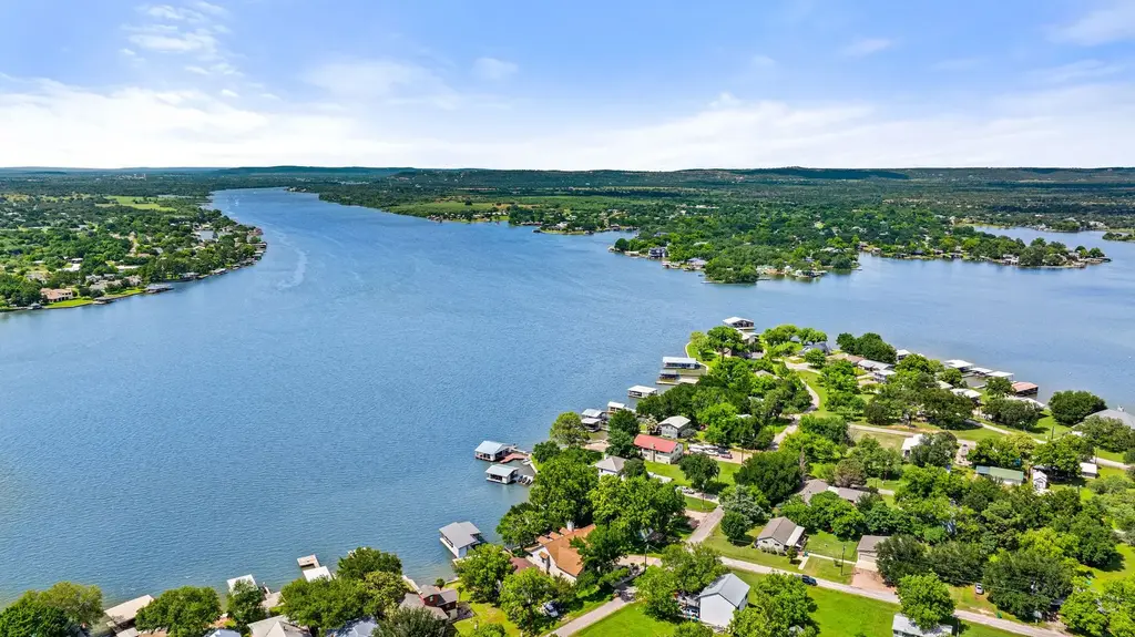 402 South Shorewood Drive, Granite Shoals