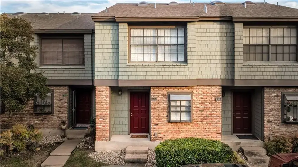 7122 Wood Hollow Drive 41, Austin