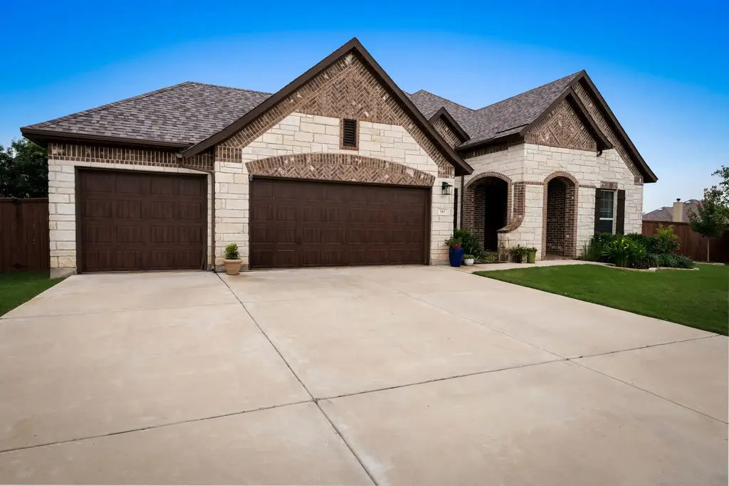 140 Waterloo Cove, Georgetown