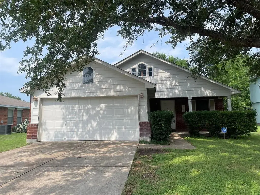 223 Nicole Way, Bastrop