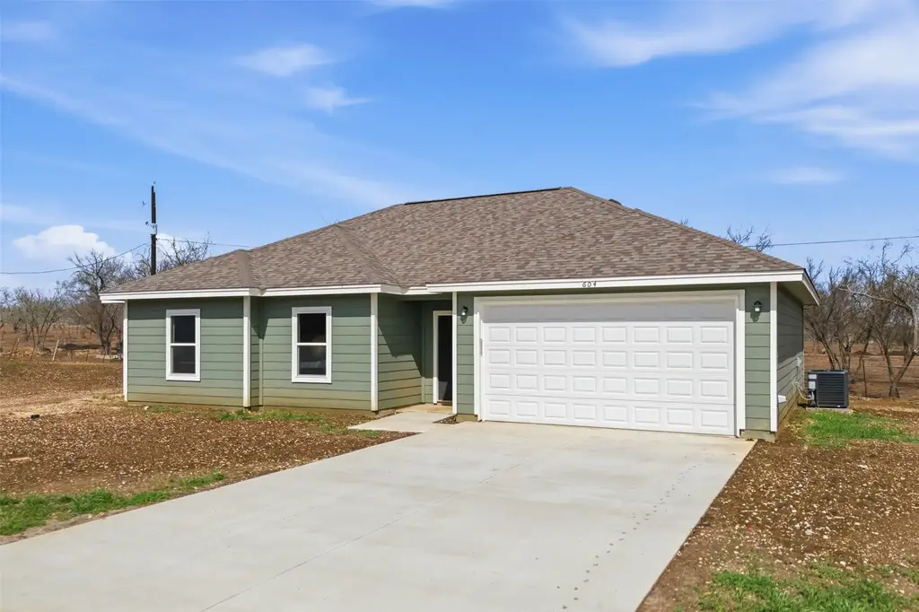 604 Mustang Circle, Nixon