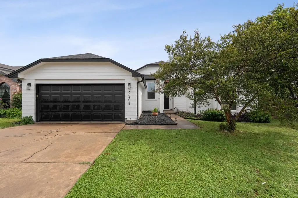 2208 Mimosa Trail, Round Rock