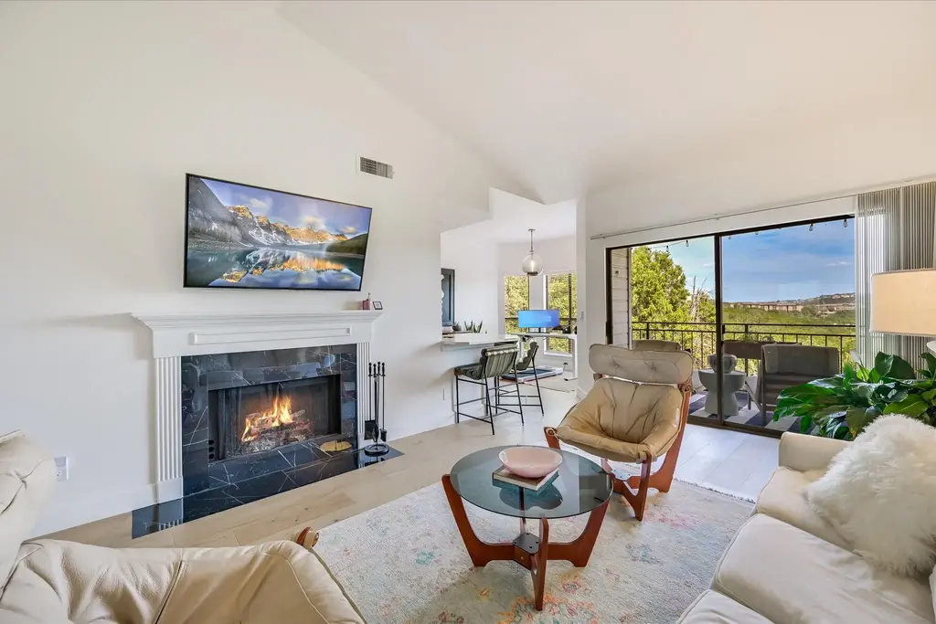 6000 Shepherd Mountain Cove 1304, Austin