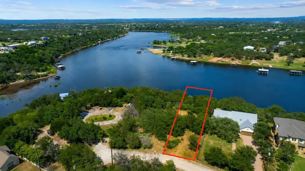 513 Nomad Drive, Spicewood
