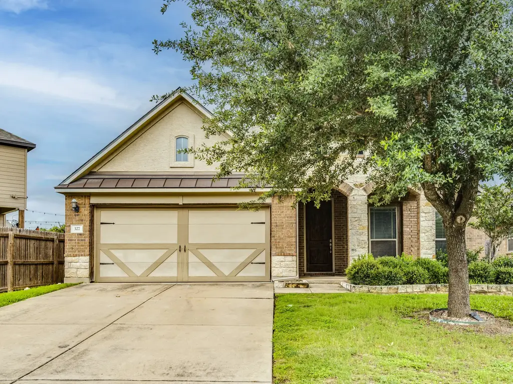 327 Saffron Springs, Buda