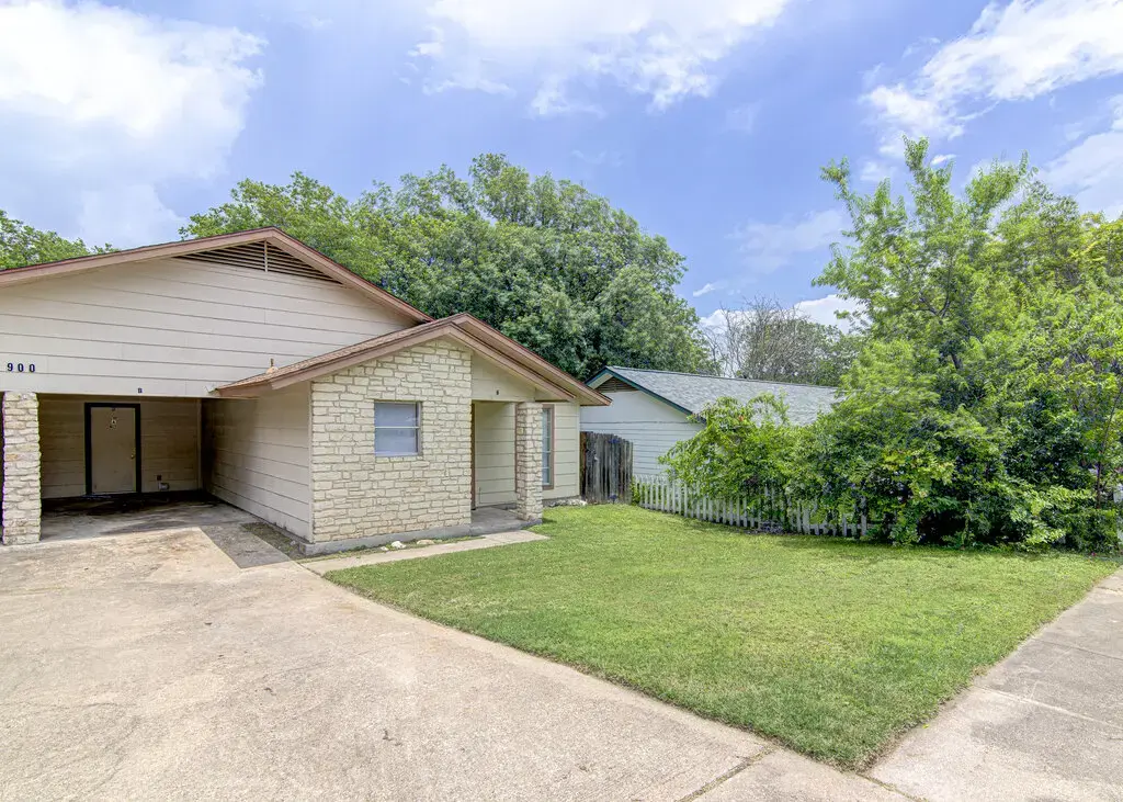 900 Sirocco Drive B, Austin