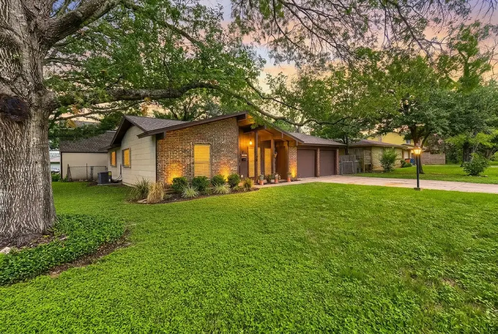 5001 Creekline Drive, Austin