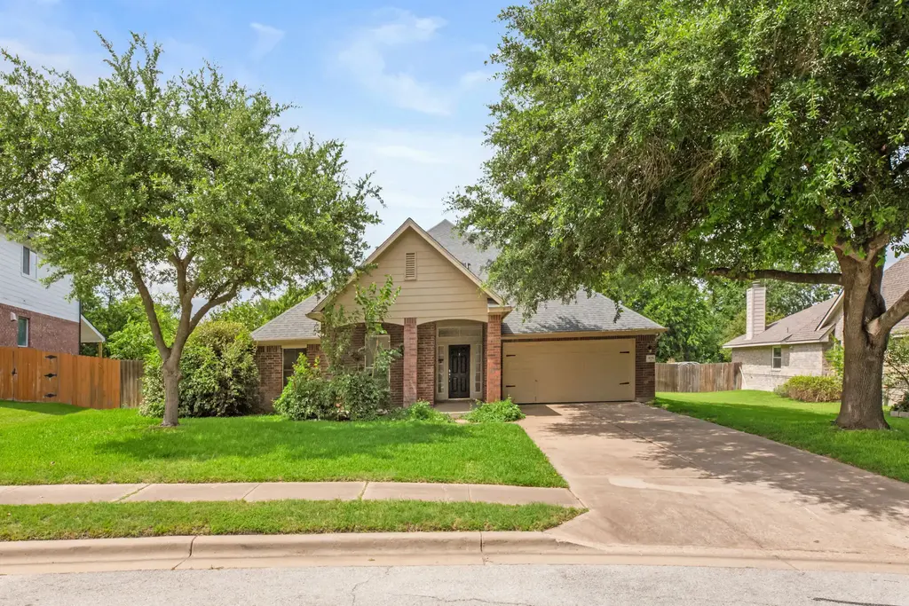 406 Bellaire Oaks Drive, Pflugerville