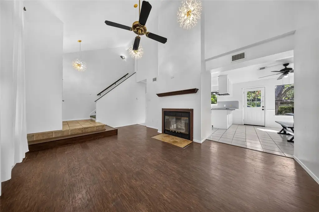 105 N Summit Ridge Drive, Point Venture