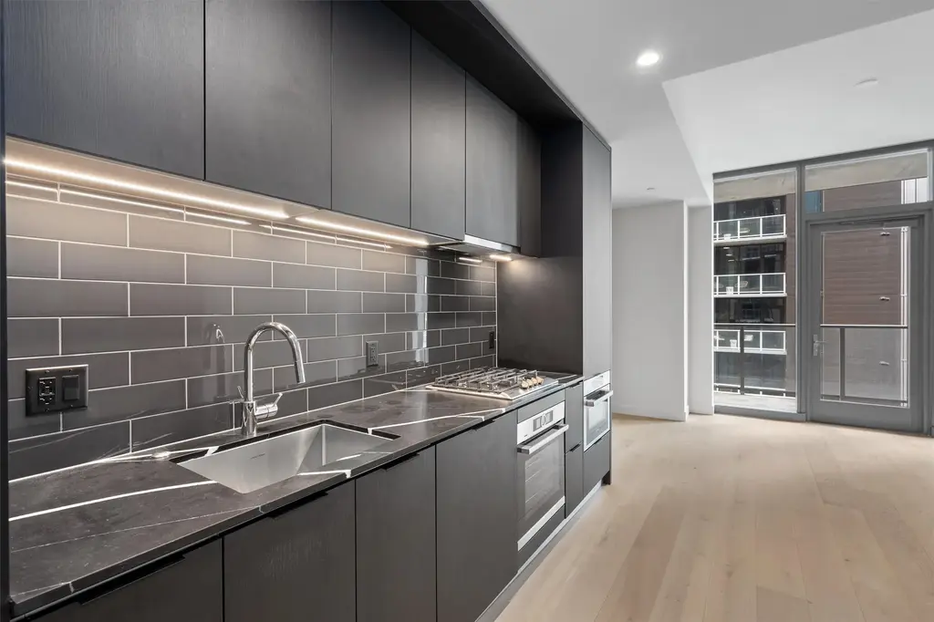 44 East Avenue 2306, Austin