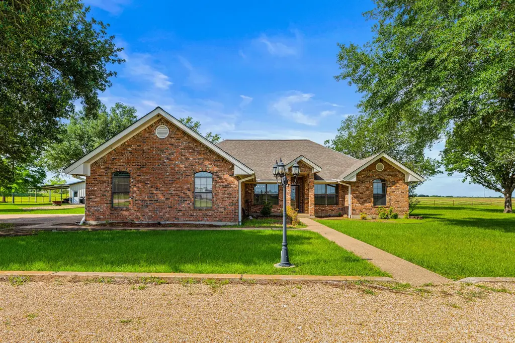11077 County Road 440, Thorndale