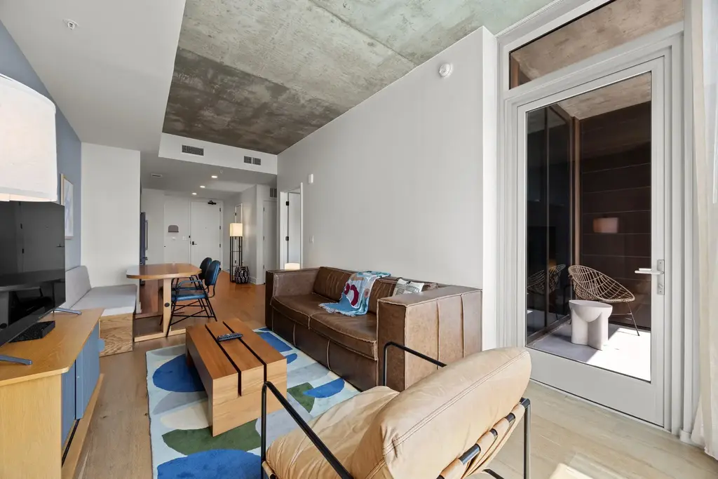 48 East Avenue 3006, Austin