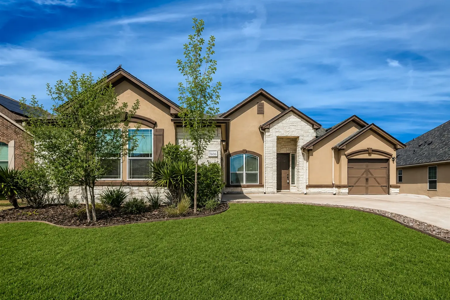 Photo of Listing #2426549