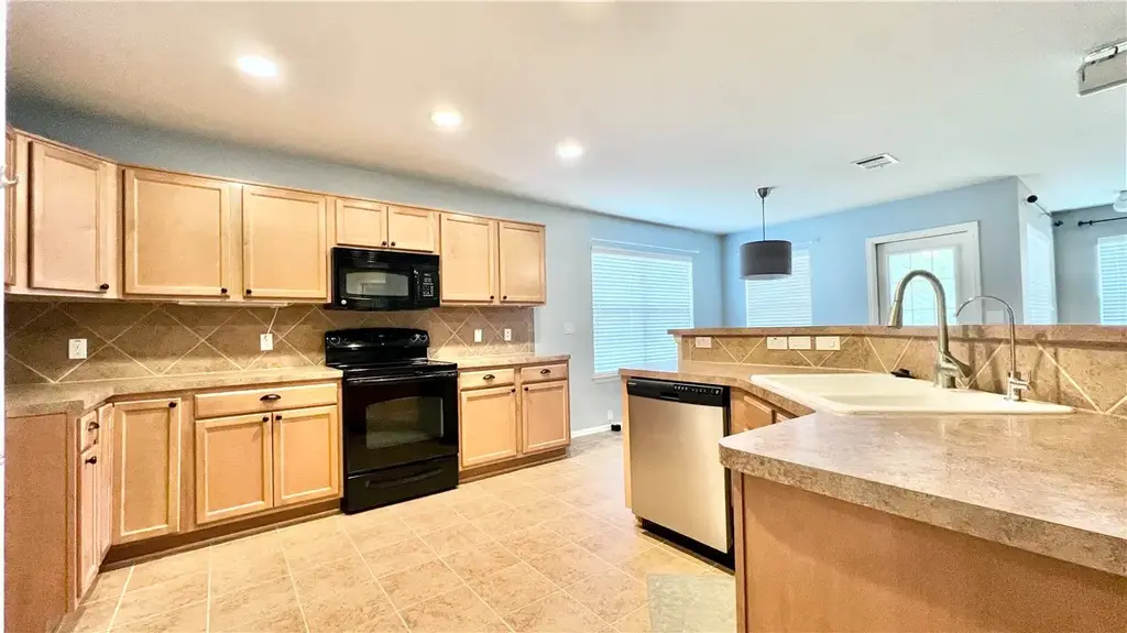 784 Kingfisher Lane, Leander