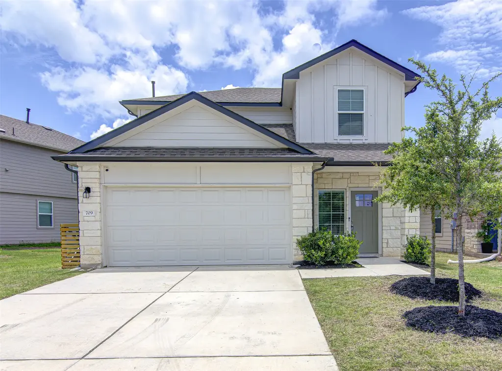 709 Aster Place, Bastrop