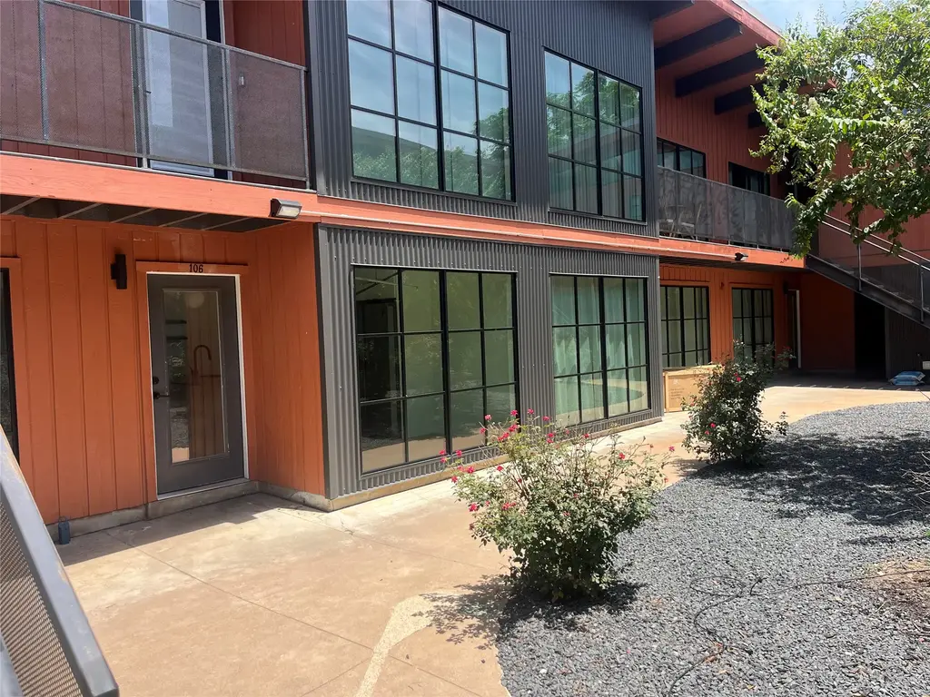 400 E 30th Street 106, Austin