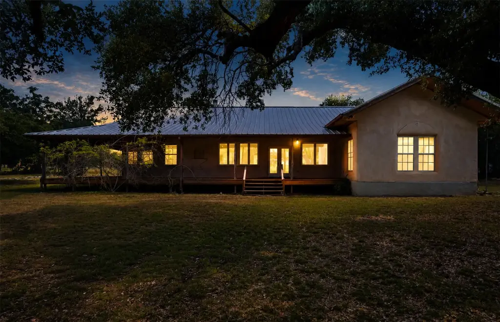 981 River Bend Drive, Blanco