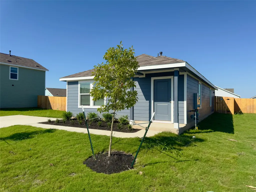 2210 Cyclone Drive, Lockhart