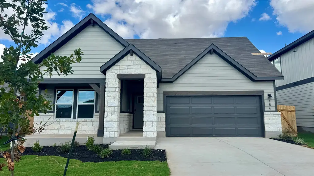 156 Coopers Hawk Crest, Cedar Creek