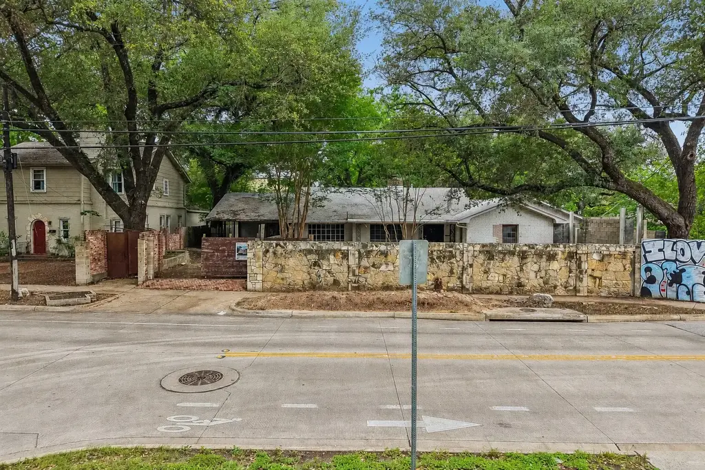 801 E 32nd Street, Austin
