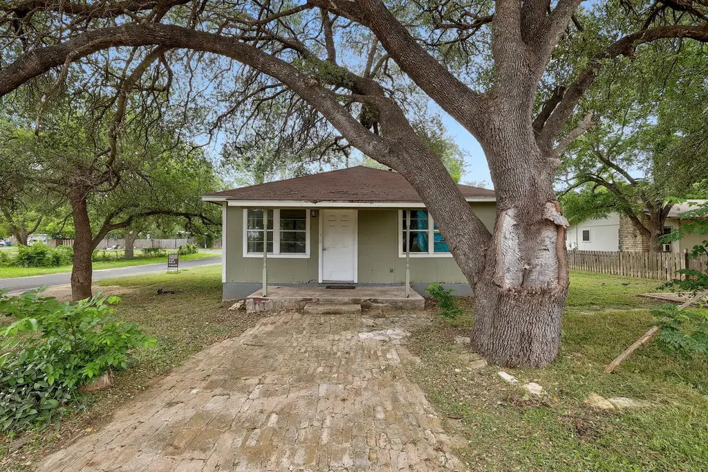 3007 Michoacan Drive, Del Valle