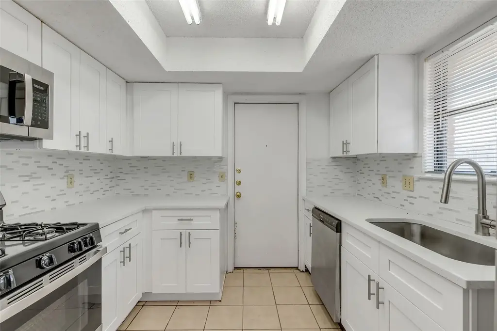 9604 Night Star Drive B, Del Valle
