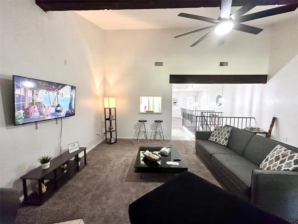18801 Hogan Circle 3, Lago Vista