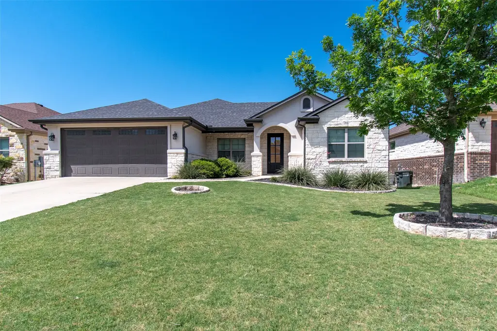 325 Ow Lowrey Drive, Salado
