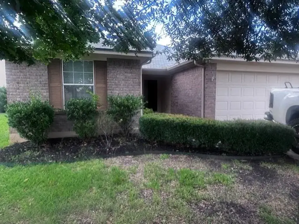 307 Green Slope Lane, Georgetown