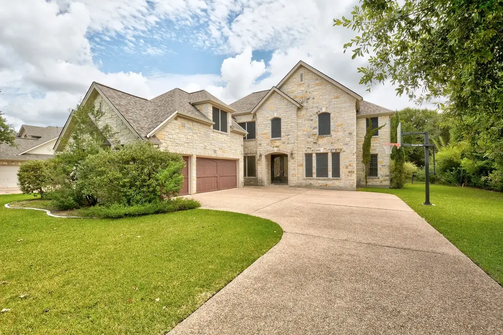 40 Lovegrass Lane, Sunset Valley