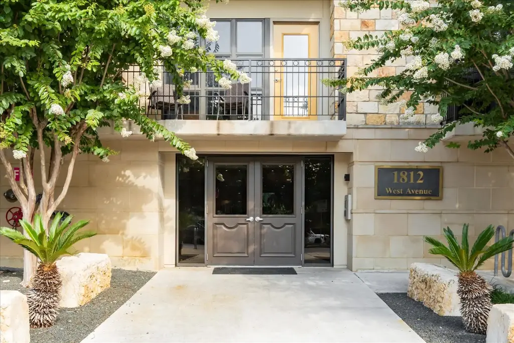 1812 West Avenue 207, Austin