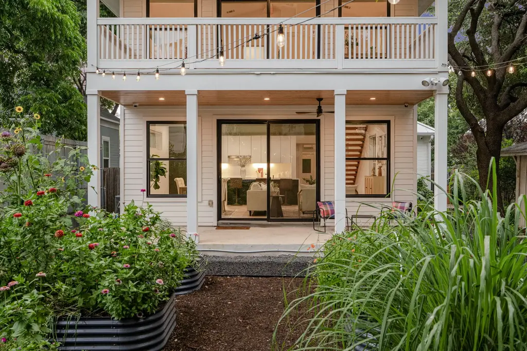 905 E 2nd Street, Austin