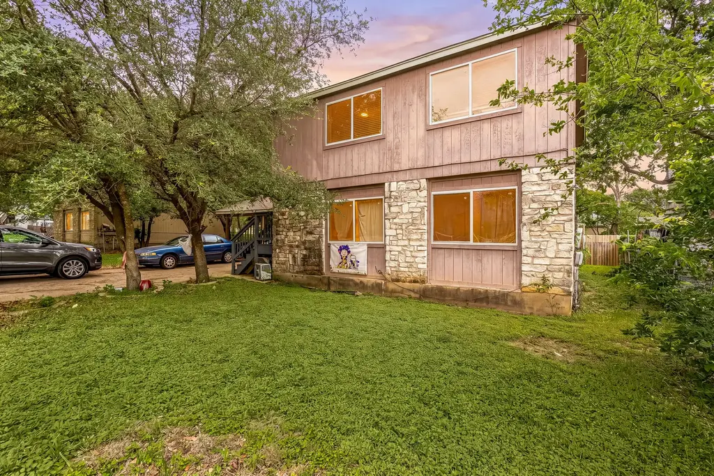 2406 Bucks Run, Austin