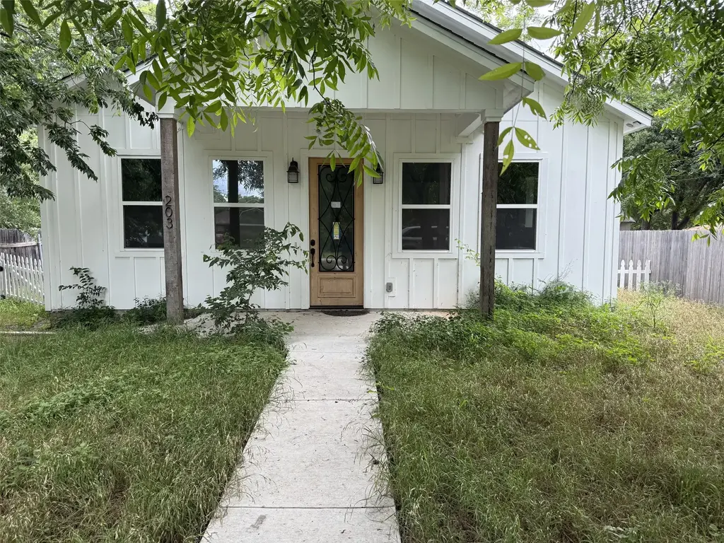 203 Vernon Street A, Thrall