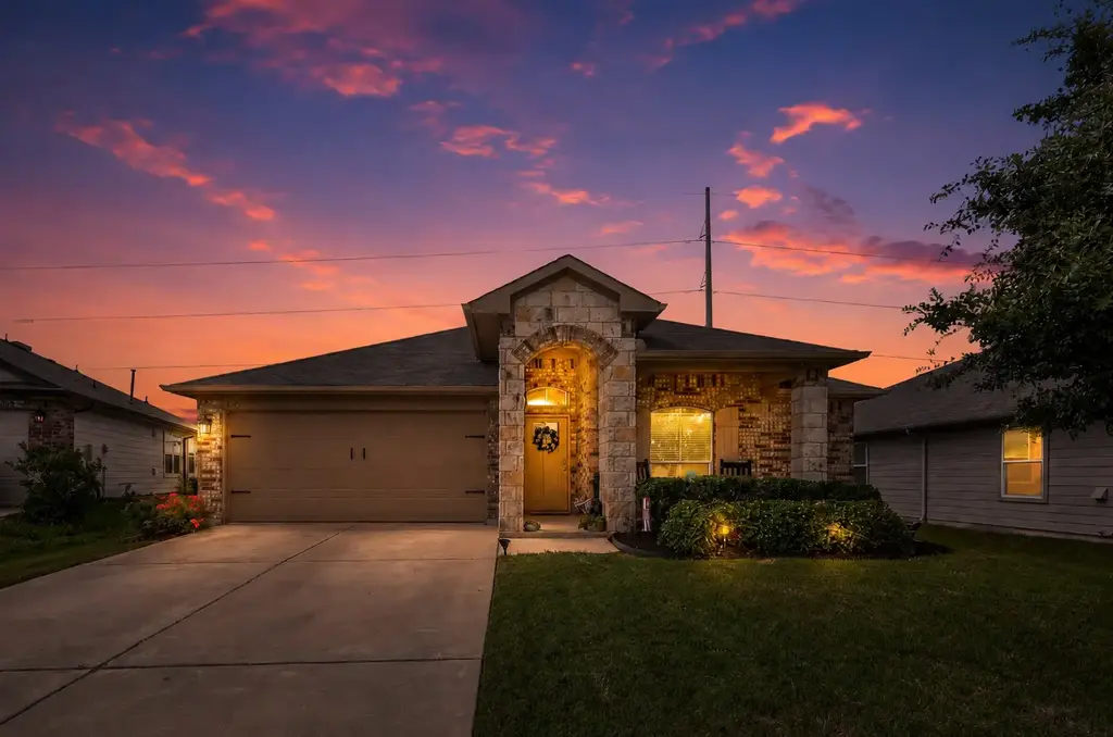 606 Marimoor Drive, Hutto