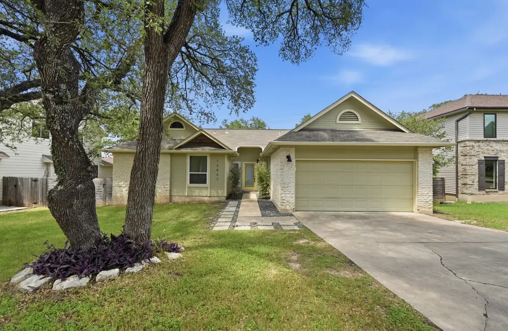12047 Lincolnshire Drive, Austin