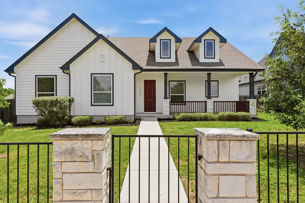 1009 Scenic Drive, Georgetown
