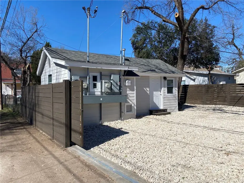 1105 E 3rd Street B, Austin