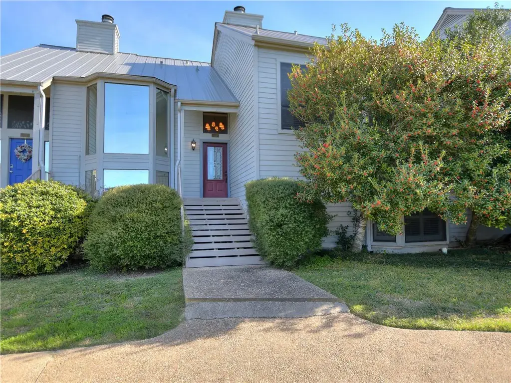 120 World Of Tennis Square, Lakeway