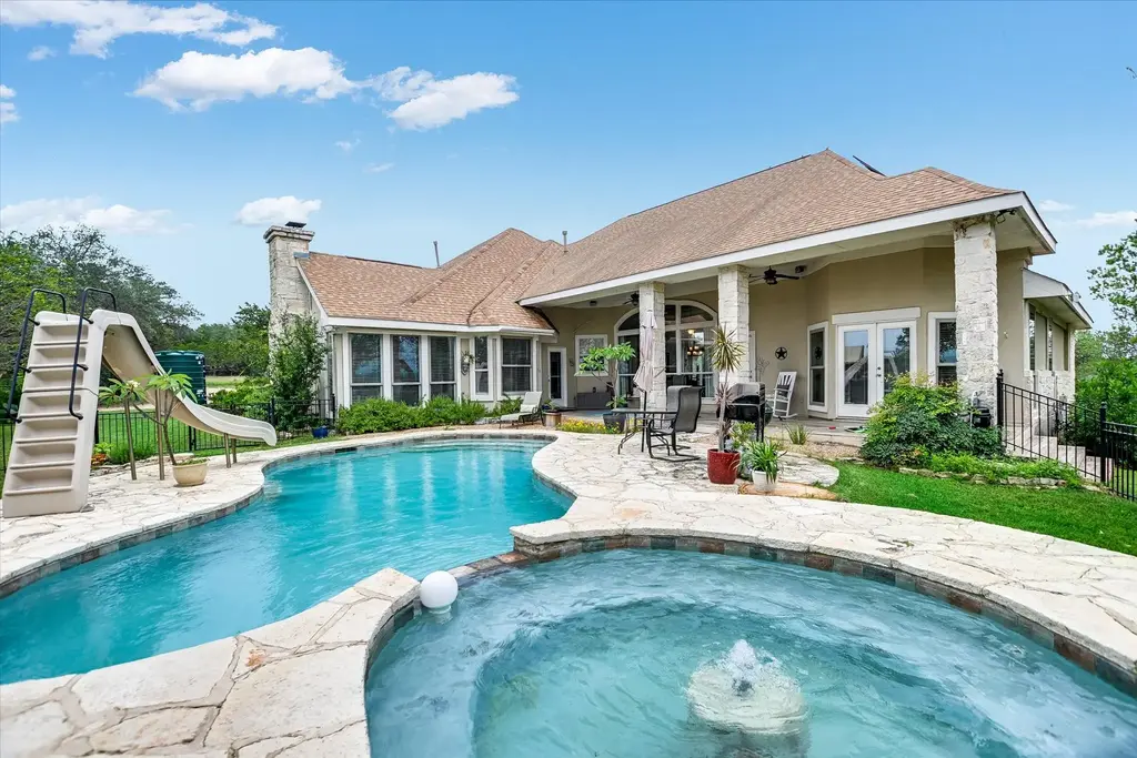 300 Valley Oak Drive, Dripping Springs