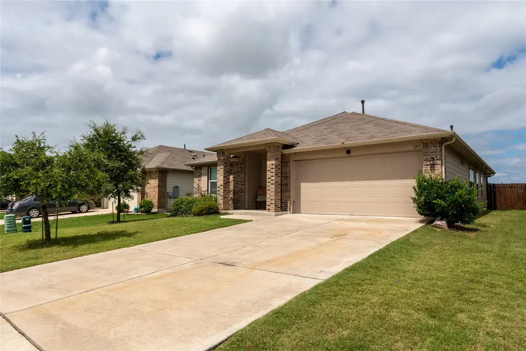 123 Stellamar Drive, Hutto