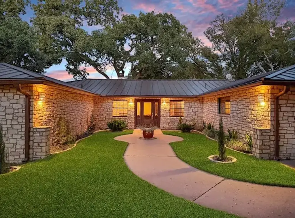413 Silver Spur, Horseshoe Bay