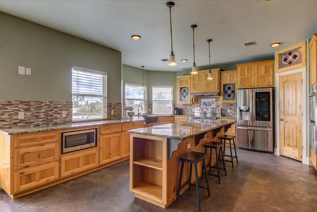 118 Saddle Court, Bastrop