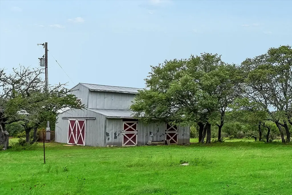 320 Valley Oak Drive, Dripping Springs