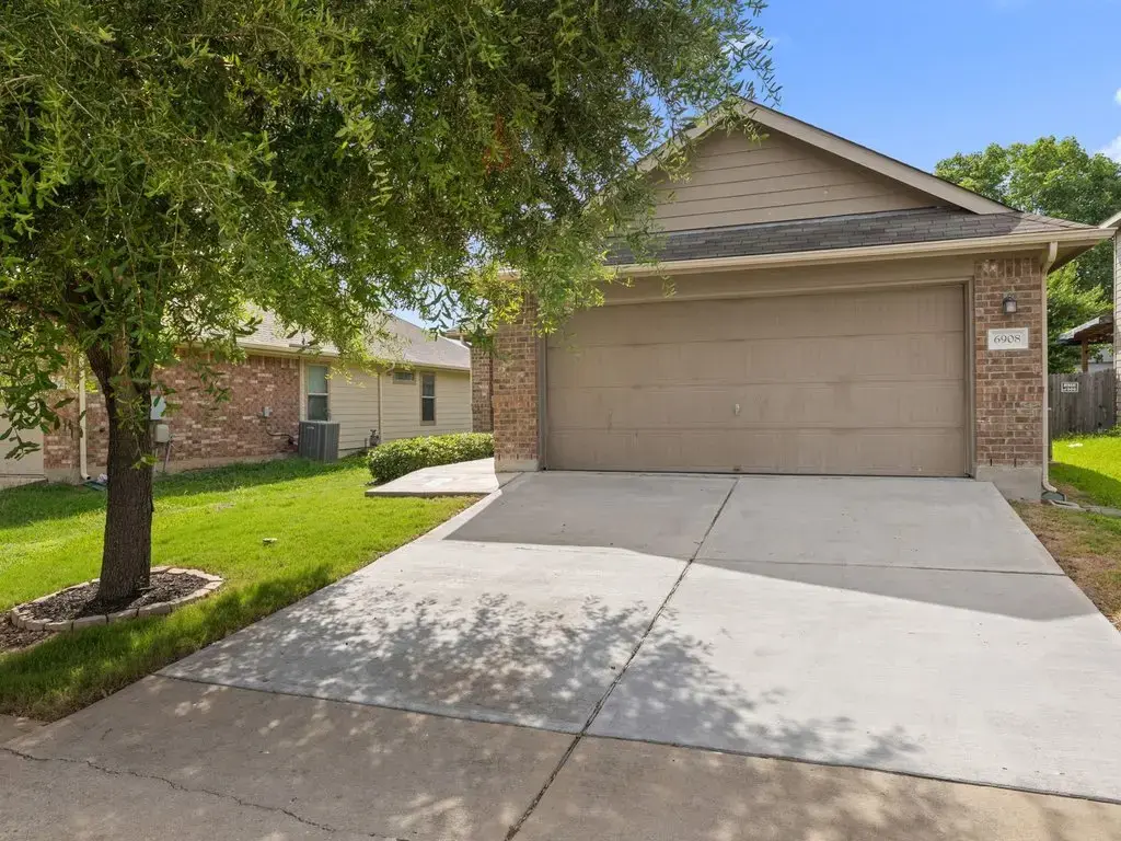 6908 Ferrystone Pass, Del Valle