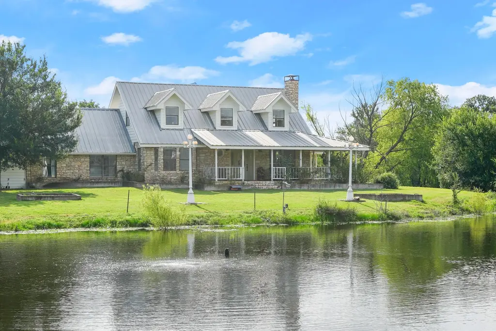 414 Windsong Street, Marble Falls