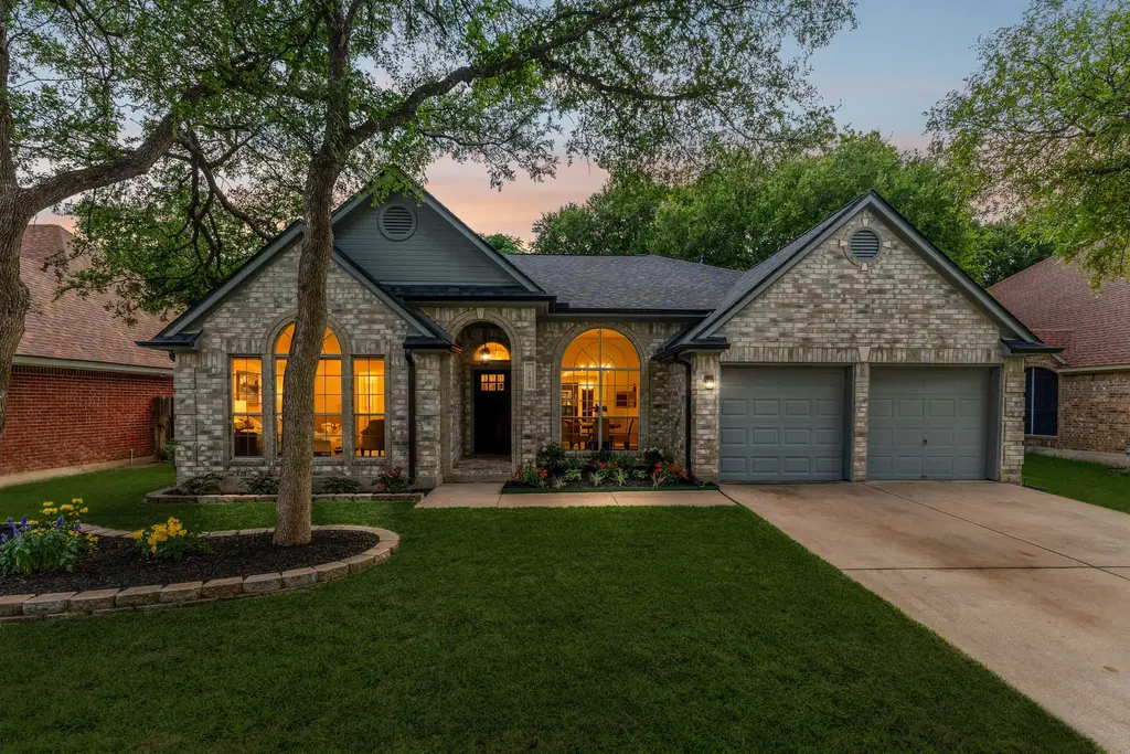 1000 Oaklands Drive, Round Rock