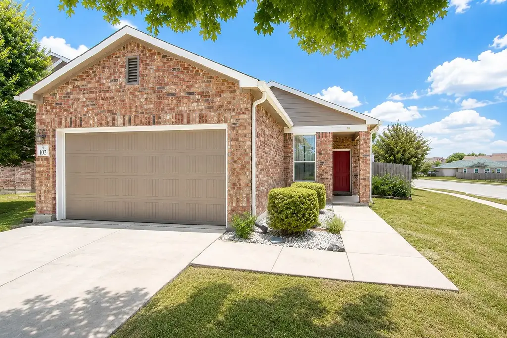 102 Landing Lane, New Braunfels
