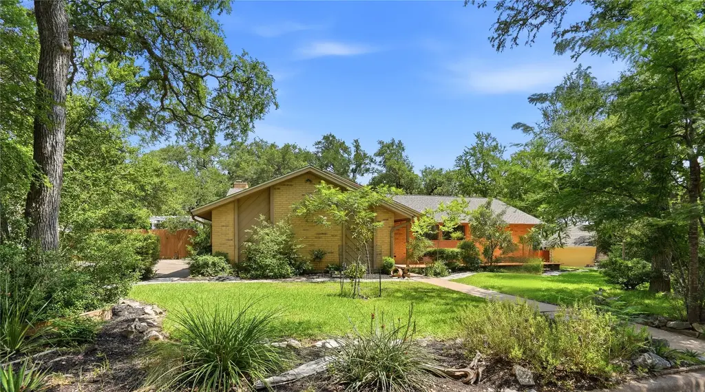 9900 Richelieu Road, Austin